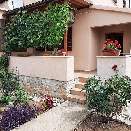 בטינה Apartment Sare מראה חיצוני תמונה